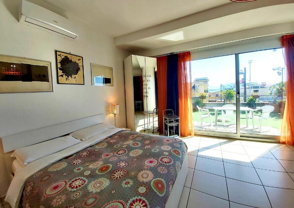 Marina Resart Rooms & Suite Naples Exterior photo