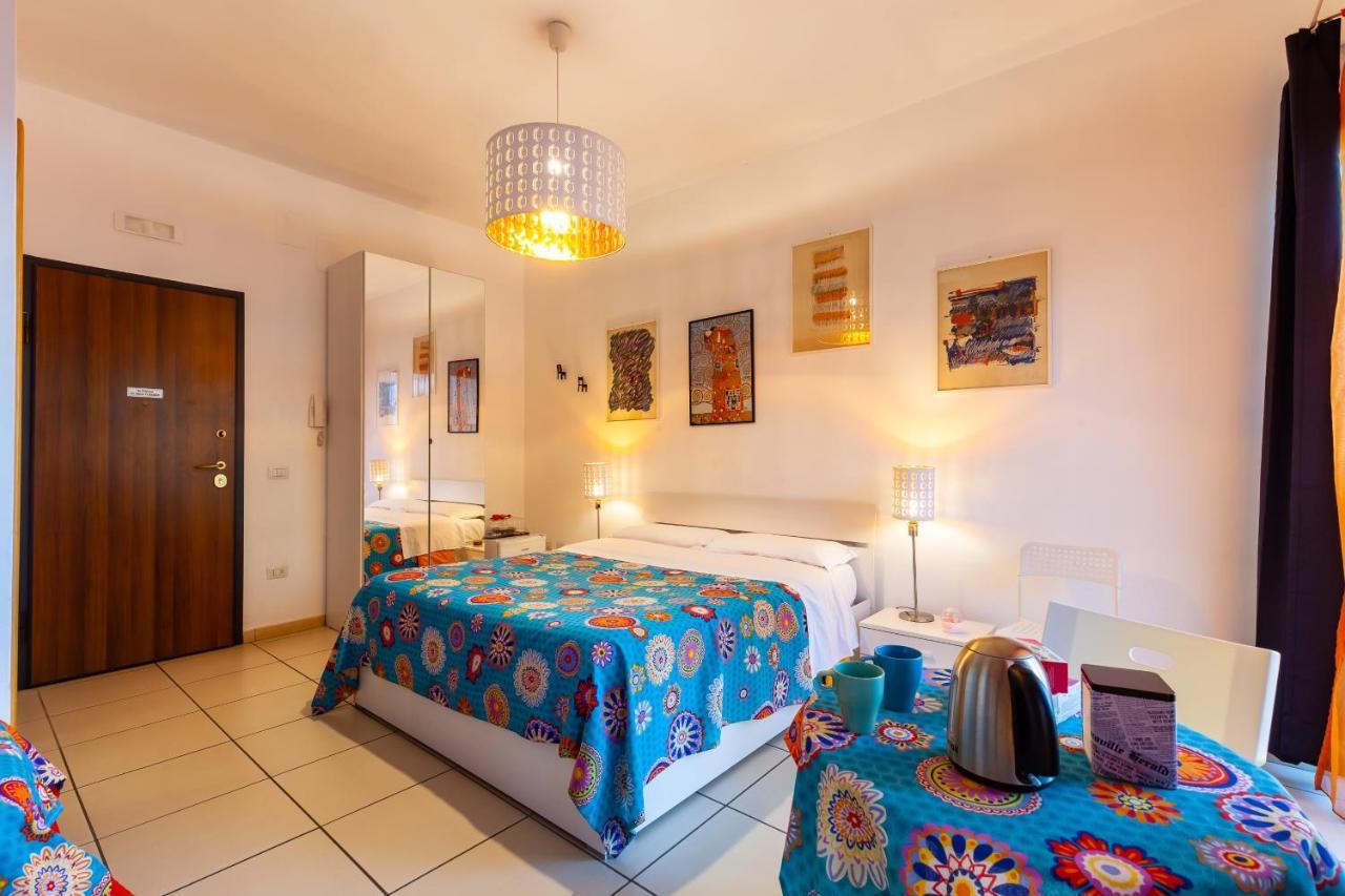 Marina Resart Rooms & Suite Naples Exterior photo