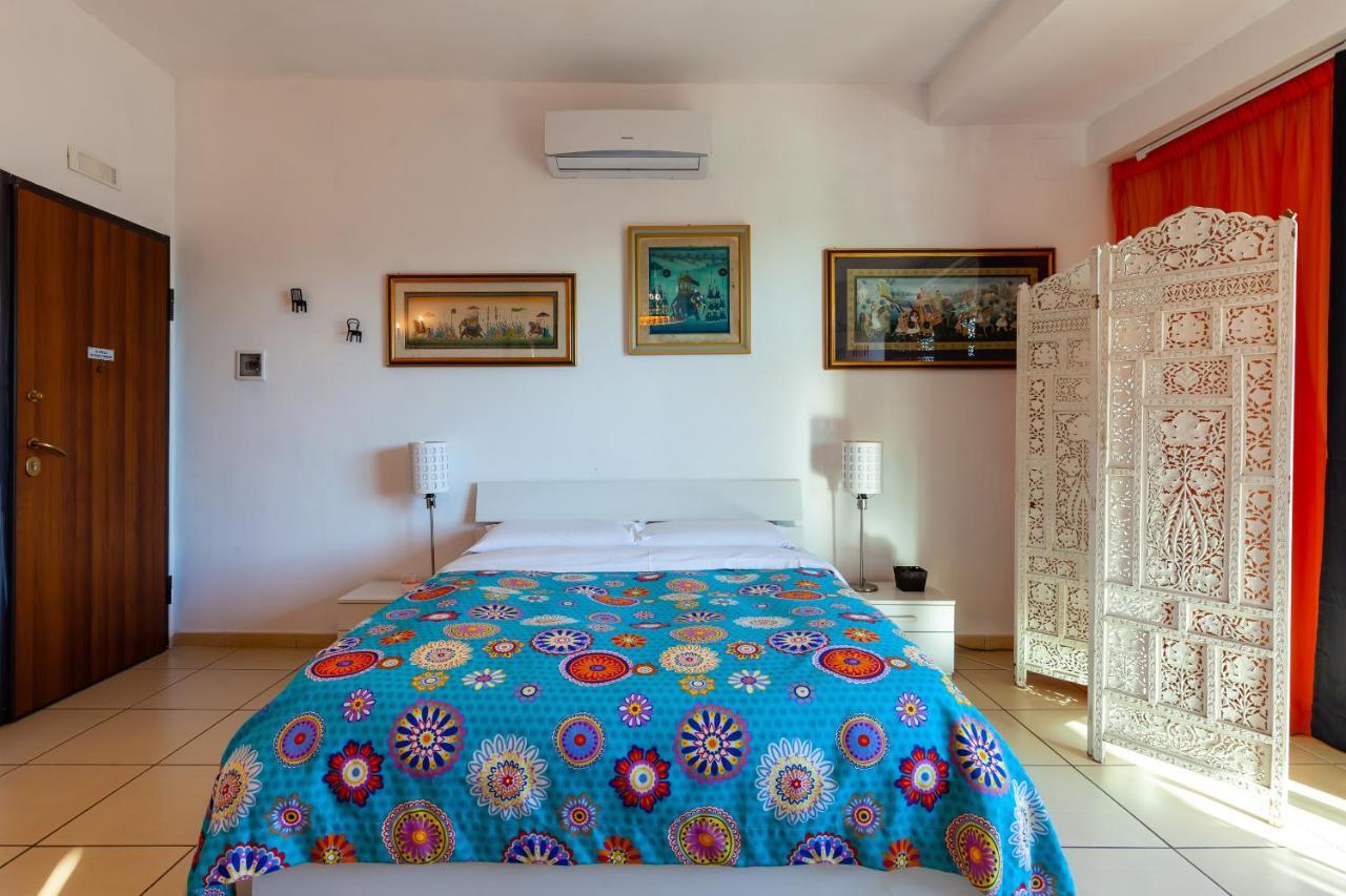 Marina Resart Rooms & Suite Naples Exterior photo
